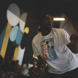 Bboy qui performe à la compétition Pink City World Battle Toulouse 2021